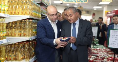 وزير التموين ومحافظ بنى سويف يتفقدان فرع الشركة المصرية لتجارة الجملة.. صور