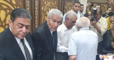 نجوم الفن يقدمون العزاء فى الراحلة رجاء حسين.. أشرف زكى وسميحة أيوب ورشوان توفيق أبرز الحضور.. سيف عبد الرحمن يستقبل المعزين.. ودينا واصف: فقدت أمى الثانية
