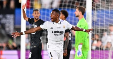 ريال مدريد يحسم الشوط الأول ضد اينتراخت فرانكفورت بالسوبر الأوروبي.. فيديو
