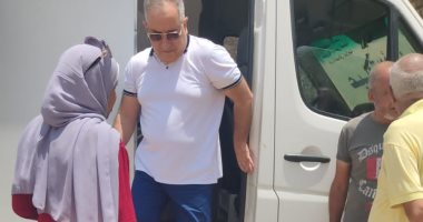 وكيل صحة الأقصر يتابع أعمال فحص المواطنين بقافلة وحدة نجع عبد العزيز.. صور