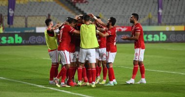 معلومات عن مواجهة الأهلى مع إيسترن كومبانى بالدورى الليلة.. الرباعية شعار المواجهة الوحيدة بين الفريقين.. علاء عبد العال يفتش عن ثالث انتصاراته أمام المارد الأحمر.. وسواريز يبحث عن عاشر فوز فى الإيجيبشن ليج