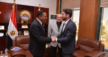 محافظ مطروح يستقبل وفد شركة إينى للبترول