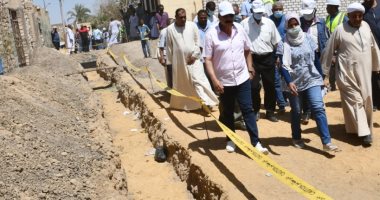 محافظ أسوان يحيل واقعة سقوط مواطن كفيف في حفر لموقع عمل إلى النيابة العامة