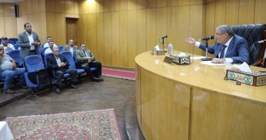 محافظ المنيا يتابع معدلات تنفيذ مشروعات المبادرة الرئاسية "حياة كريمة" 