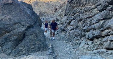 مطالب بإحياء سياحة تسلق الجبال بالبحر الأحمر.. نقيب المرشدين السياحيين بالبحر الأحمر: لها محبوها حول العالم وتتم بطريقة غير منظمة.. الشايب والقطار والدخان قمم معروفة ويصل إليها الكثير من محبى تلك الرياضة.. صور