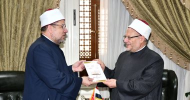 مفتى الجمهورية يستقبل وزير الأوقاف للتهنئة بثقة الرئيس والتجديد له لمدة عام