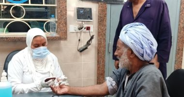 الكشف الطبى على 2479 مواطنا بالمجان ضمن قوافل "حياة كريمة" بأسوان