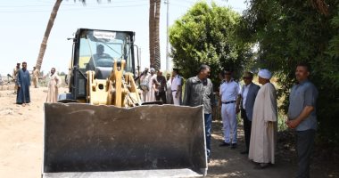 سكرتير مساعد قنا يقود حملة لإزالة التعديات على أملاك الدولة بقرية الأشراف 