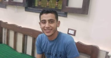 حكاية الشاب الأمين بالمنيا.. طارق أعاد 110 آلاف جنيه لصاحبها.. ويؤكد: ذهبت لقضاء حاجتى في الخلاء فعثرت على الفلوس.. ورجعت الأموال لصاحبها دون ضجيج وأى شخص مكانى "هيعمل اللى أنا عملته وما أختش مقابل"