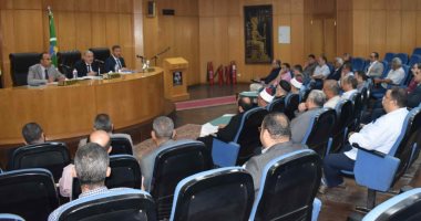 محافظ المنيا يعقد اجتماعا موسعا لبدء تنفيذ قرارات ترشيد استهلاك الكهرباء