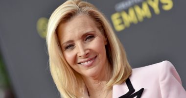ليزا كودرو توضح سبب غياب الممثلين من أصحاب البشرة السمراء بمسلسل Friends