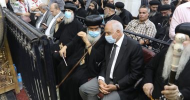 محافظ الجيزة يشهد قداس ضحايا كنيسة أبو سيفين بامبابة