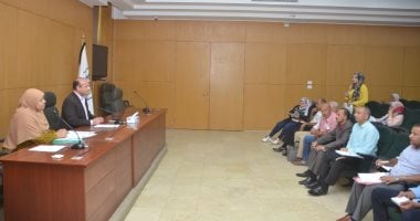 السكرتير العام المساعد لمحافظ بنى سويف يناقش جهود وإجراءات التعامل مع الشكاوى