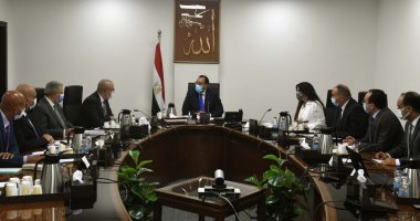 رئيس الوزراء يتابع موقف تنفيذ مشروعات المرافق على مستوى الجمهورية 