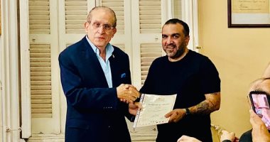 رحلة آدم مع جمع الطوابع.. من هواية الطفولة إلى اقتناص بطولة العالم بإندونيسيا