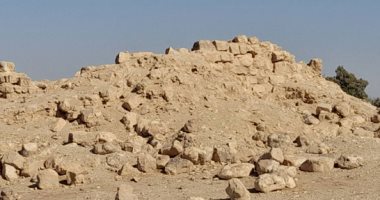 آثار مدينة نقادة بقنا تخبئ أسرارها بعد مرور آلاف السنين.. بواقى هرم نوبت "جرن الشعير" من 5800 سنة مضت وبعثة أثرية تعمل على إعادة شكله القديم.. وطواقى فرعون المثوى الأخير للدفن بمقابر مستطيلة من 4 أعين للدخول
