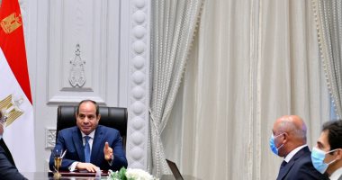 الرئيس السيسى يتابع مشروعات وأنشطة وزارة النقل.. ويوجه بالاستغلال الأمثل لكافة المساحات بميناء الإسكندرية.. ويشدد على الالتزام بالجداول الزمنية للانتهاء من إنشاء محاور على النيل