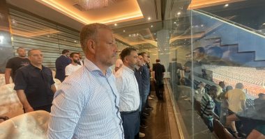 كلاتنبرج وفيتوريا وميكالى يتابعون مباراة الزمالك والإسماعيلى من المدرجات