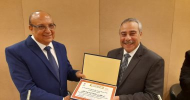 "تموين الإسكندرية" تكرم عددا من قياداتها المتميزين