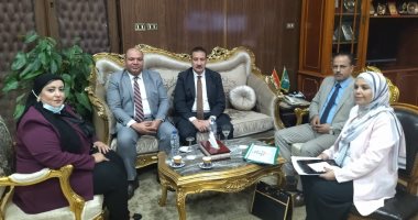 محافظ المنوفية يستعرض أداء المنظومة الصحية خلال لقائه ممثل الشكاوى بمجلس الوزراء