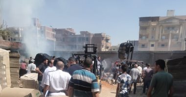 السيطرة على حريق بمخزن مصنع كرتون فى العاشر من رمضان.. صور