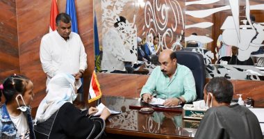محافظ أسوان يستجيب لعلاج حالات إنسانية على نفقة الدولة وصرف إعانات عاجلة 