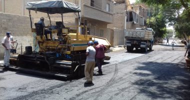 استكمال أعمال رصف شارعى "البساتين والخطيب" بجهينة بتكلفة 3 ملايين جنيه فى سوهاج