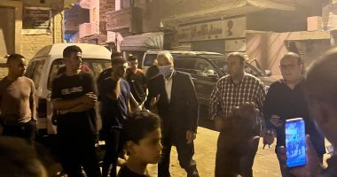 تفاصيل انهيار سور "دار مناسبات مهجورة" ببنها.. مصرع طفل وإصابة شخصين تصادف مرورهم أثناء الواقعة.. ومحافظ القليوبية والأجهزة الأمنية ينتقلان لمكان الحادث ويتبعان المصابين.. ورفع أنقاض المبنى.. صور