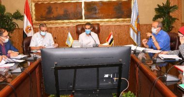 حياة كريمة بالغربية.. المحافظ يبحث مشروعات المياه والصرف الصحى بـ4 مراكز