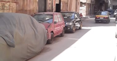 شكوى من تراكم القمامة وسوء حالة النظافة بشارع المعز بالإسكندرية.. والشركة تستجيب