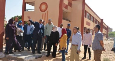محافظ الوادى الجديد يتابع الموقف التنفيذى لإنشاء المدرسة التكنولوجية بالخارجة