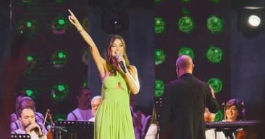 نانسى عجرم تشارك الجمهور صور حفلها.. وتعلق: "هيدا لبنان اللى بيشبهنا"