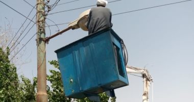 حملات نظافة وتجميل ورفع 5 أطنان مخلفات وتركيب كشافات بقرى الزينية بالأقصر