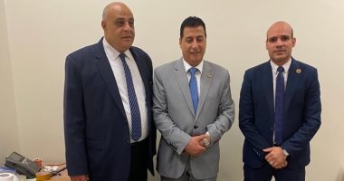 جمارك مطار القاهرة تضبط تهريب كمية من مخدر الحشيش والأدوية البشرية