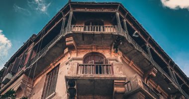 شاهد على التاريخ.. "عدنان" يوثق بعدسته التاريخ المعمارى المميز لمدينة المنصورة