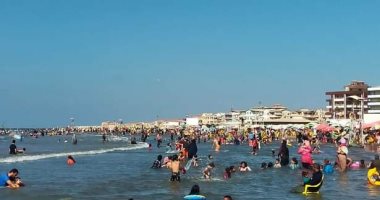 شواطئ رأس البر تستقبل روادها فى العطلة الأسبوعية.. صور