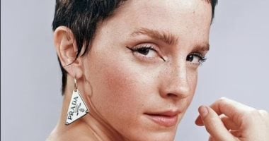 بقصة شعر جريئة.. إيما واتسون الوجه الدعائى الجديد لـ Prada Beauty "صور"