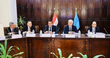 وزير التعليم العالى يرأس اجتماع المجلس الأعلى للجامعات بالإسكندرية.. الدكتور أيمن عاشور يؤكد استمرار تيسير إجراءات التنسيق.. والموافقة على إنشاء جامعة عين شمس الأهلية.. واستمرار التعاون مع حياة كريمة