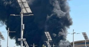 تفاصيل حريق كارفور الإسكندرية.. المعلومات الأولية تكشف: ماس كهربائى سبب اشتعال النيران.. وإخلاء المول التجارى بالكامل حفاظا على سلامة المواطنين.. المحافظ: جارٍ التبريد وتوجد حالتا إصابة فقط.. وجار حصر الخسائر