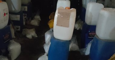 ضبط 6 أطنان خل و5 ملح مجهولة المصدر و4000 لتر سولار في حملة تموينية بالغربية
