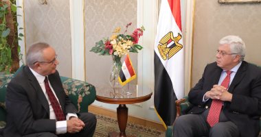 وزير التعليم العالى يستقبل الدكتور أحمد زايد مدير مكتبة الإسكندرية الجديد
