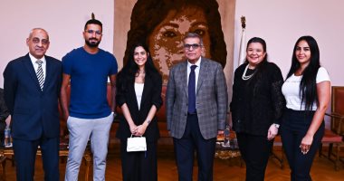 جامعة مصر للعلوم والتكنولوجيا تنظم حفلاً ضخماً لتخريج دفعة جديدة من كلية "الآثار".. صور