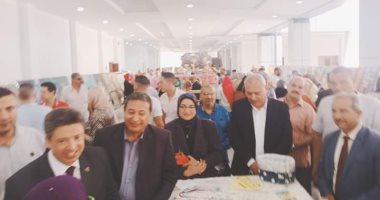 رئيس جامعة دمياط يتفقد معرض النيل السادس للمبدعين  