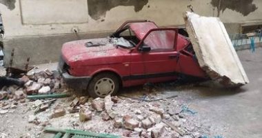 انهيار أجزاء من عقار فى كليوباترا وتلف سيارة بالإسكندرية