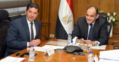 وزير الصناعة: تيسير إجراءات حصول المستثمرين على كافة الموافقات والتراخيص الصناعية 