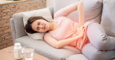تغييرات مهمة فى أسلوب حياتك ونظام أكلك لتقليل آلام الدورة الشهرية