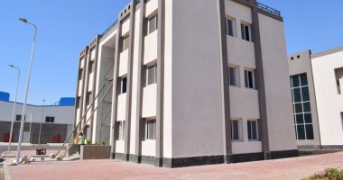 شمس الصناعة تشرق فى سماء الأقصر من داخل مجمع البغدادى.. المحافظ: تخصيص 60 وحدة للمستثمرين.. وتشغيل 8 مصانع لتوفير 400 فرصة عمل.. ومدير المجمع: مقام على مساحة 48 فدانًا بتكلفة 816 مليون جنيه