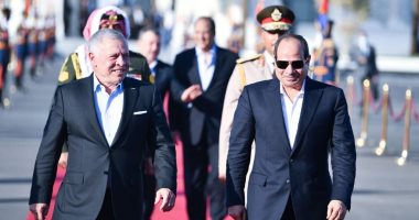الرئيس السيسى يودع ملك الأردن بمطار العلمين.. صور