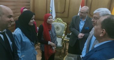 وزير التعليم العالى يلتقى أول معيدتين من ذوى الهمم بكلية علوم جامعة بنى سويف