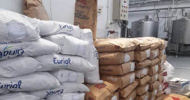 ضبط نصف طن لبن بودرة مجهول المصدر وكيماويات بحملات تموينية بالعاشر 